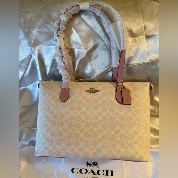 🎀 Coach NWT Chalk & MauveGallery Tote In Signature Canvas with Silver Hardware - Picture 5 of 9